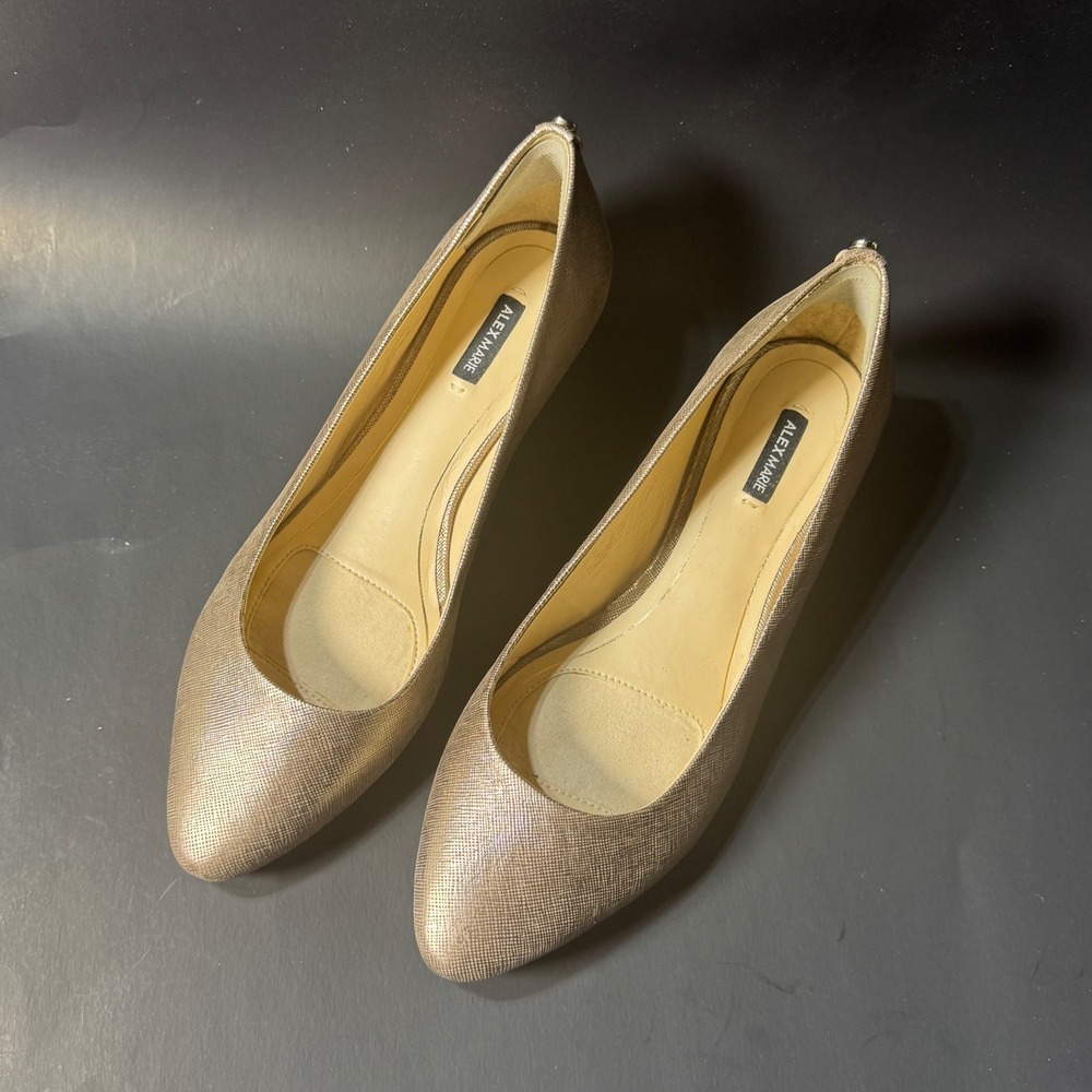 Alex Marie Womens Pointed Toe Low Wedge Pumps Metallic Champagne Gold Size 8